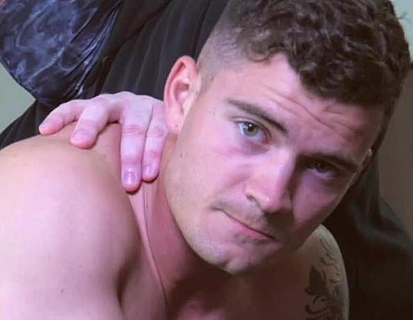 171010101-wes-strapped-to-the-table