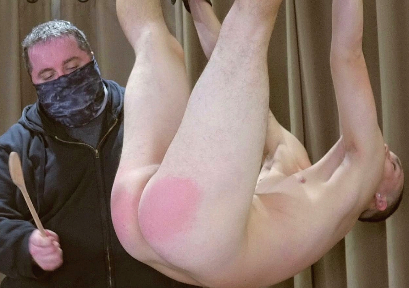 171118101-trevor-suspended-by-all-fours