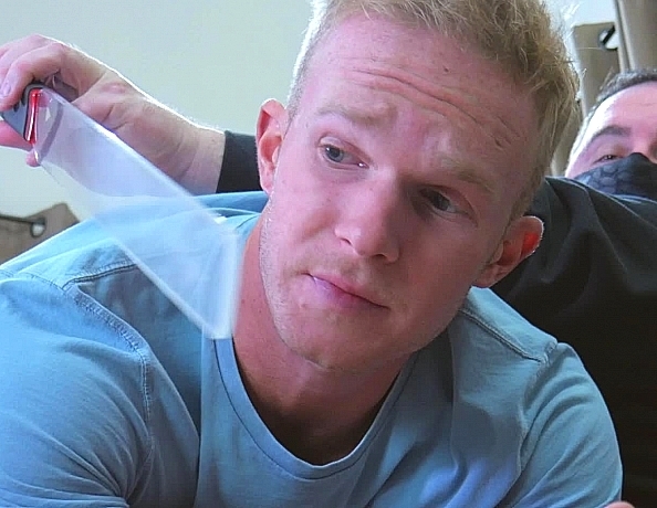 171206101-kurt-over-the-knee