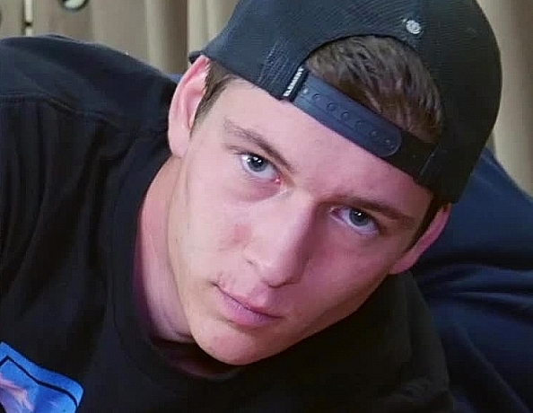 180918101-heaths-first-spanking