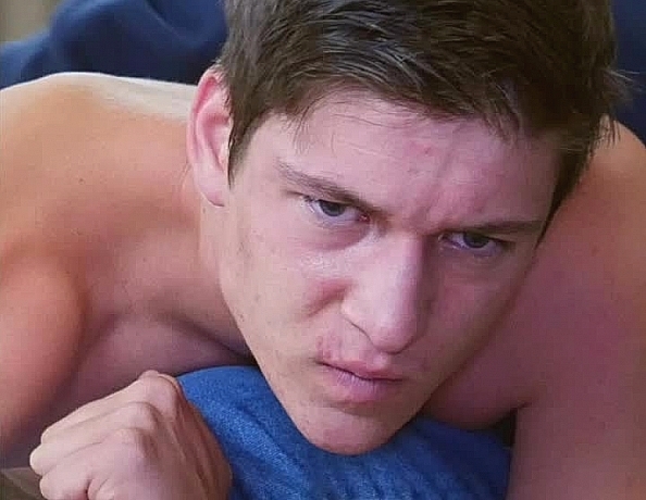 180918101-heaths-first-spanking