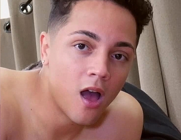 181230101-dex-over-the-knee