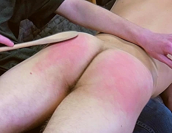 190313102-declan-spanks-jordan