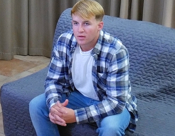 201120101-maces-first-spanking