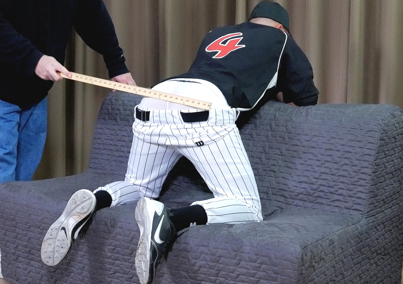 210829101-dustin-in-baseball-gear