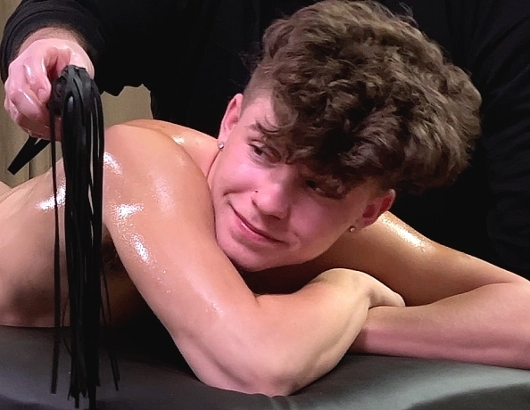 220517101-drakes-first-spanking