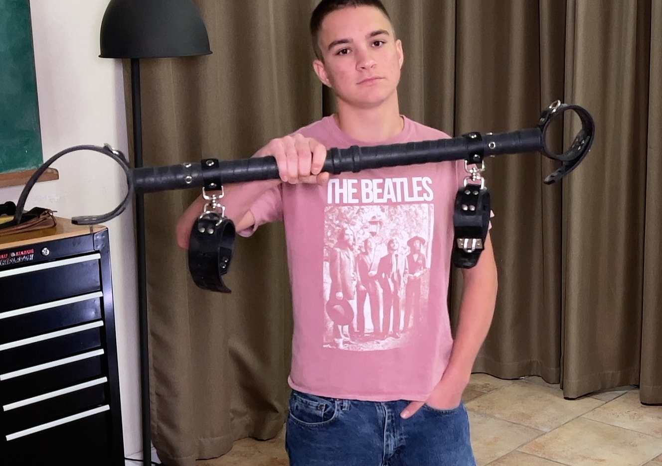 220910101-russell-in-the-spreader