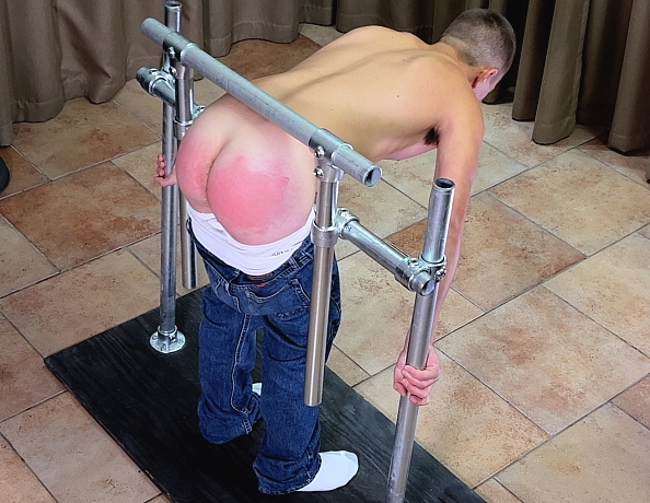 220910102-russell-on-the-rail