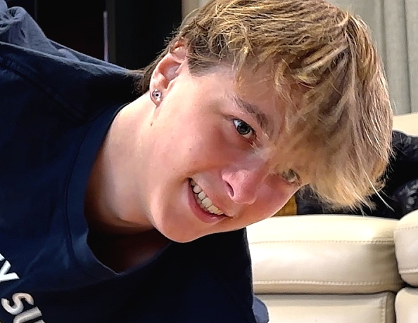 250604101-spank-thyself